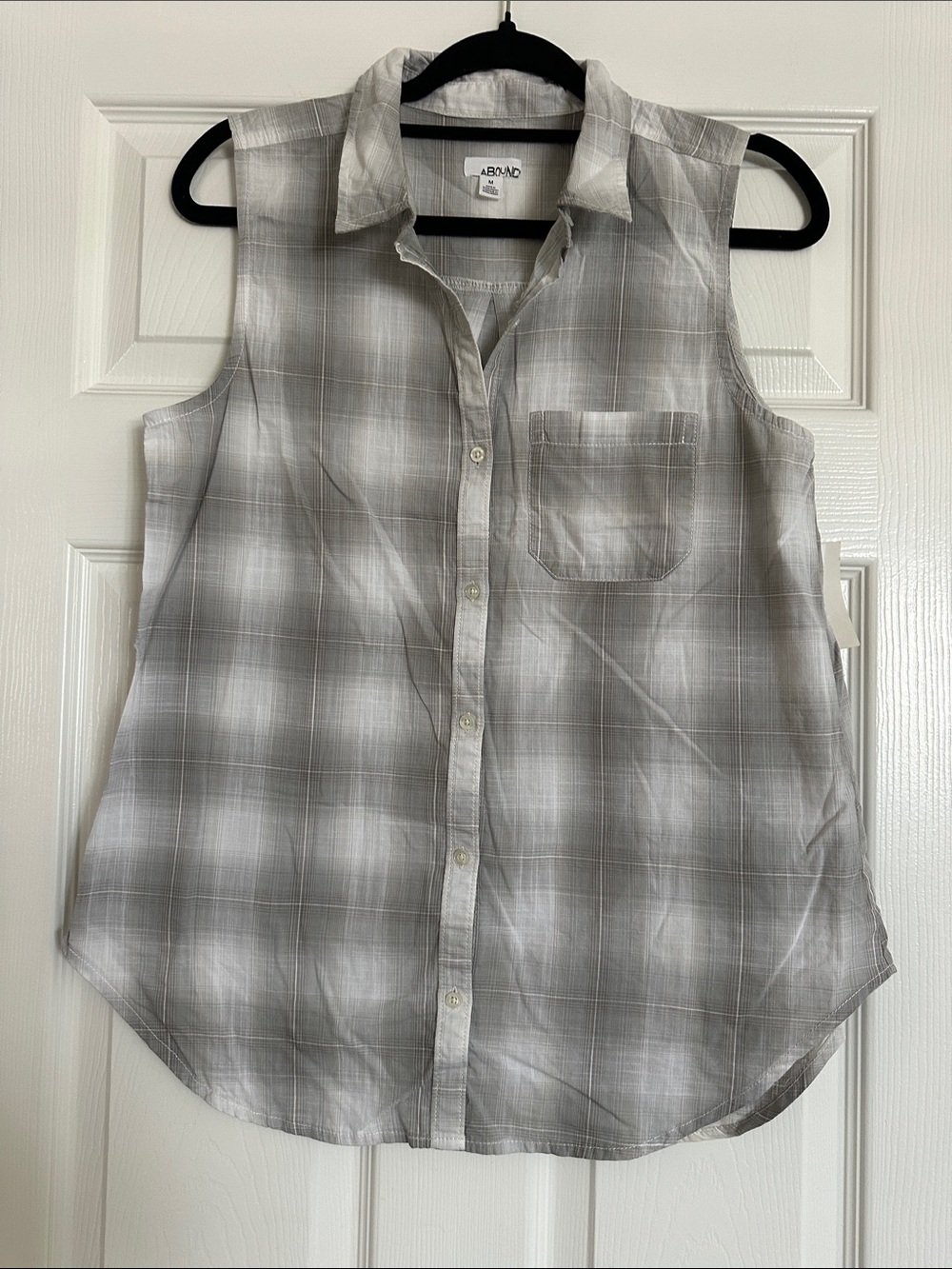 Abound Gray Plaid Sleeveless Button-Down Shirt